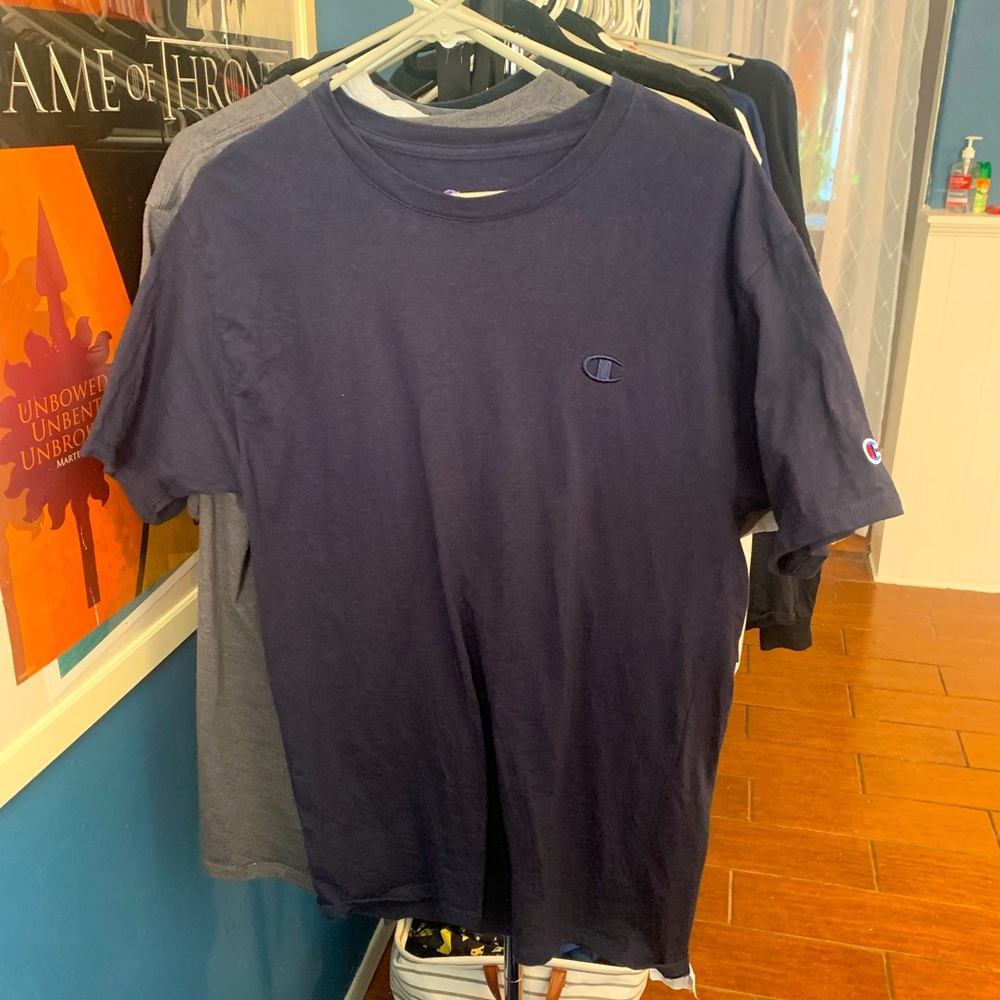 CHAMPION EMBROIDERED C LOGO TEE SHIRT MEDIUM